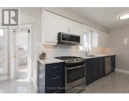 12 MEADOWRIDGE DRIVE - 11