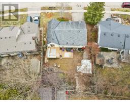 18 GATEWAY DRIVE - 36