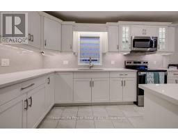 4 LIVINGSTON DRIVE - 15