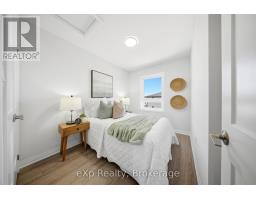 15 - 51 SPARROW AVENUE - 32