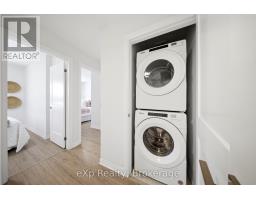 15 - 51 SPARROW AVENUE - 35