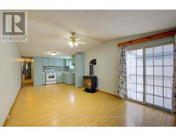 62 FAIRVIEW CRESCENT - 2