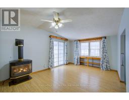 62 FAIRVIEW CRESCENT - 4