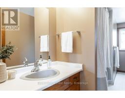 389 MAPLE AVENUE - 32