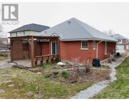 20 RIDGEWOOD CRESCENT - 24