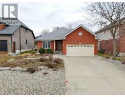 20 RIDGEWOOD CRESCENT - 3
