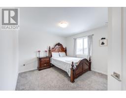 4 BRAUN AVENUE - 34