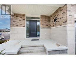4 BRAUN AVENUE - 4