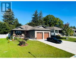 661 GLORIA STREET - 3