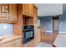 153 THAMESVIEW CRESCENT - 16