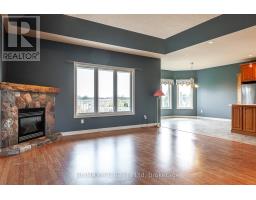 153 THAMESVIEW CRESCENT - 21