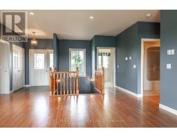 153 THAMESVIEW CRESCENT - 22