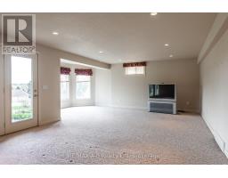 153 THAMESVIEW CRESCENT - 30