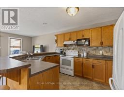 83 BELL COURT - 7