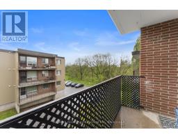 305 - 4 AVALON PLACE - 32
