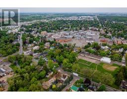14 RIVERSIDE DRIVE W - 33