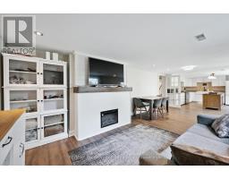 27 NORFOLK AVENUE - 24