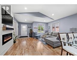 9 PARKHAVEN CRESCENT - 11