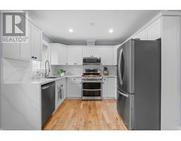 9 PARKHAVEN CRESCENT - 12