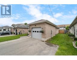 9 PARKHAVEN CRESCENT - 3