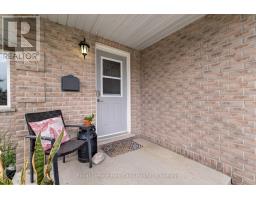 9 PARKHAVEN CRESCENT - 4