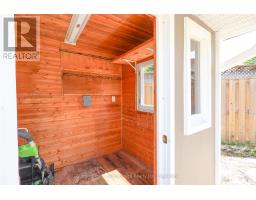39 PORTIA BOULEVARD - 40
