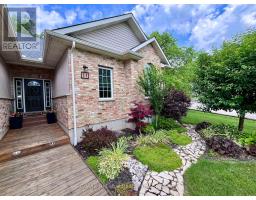 11 DUCHARME CRESCENT - 2