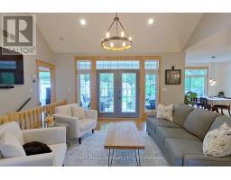11 DUCHARME CRESCENT - 4