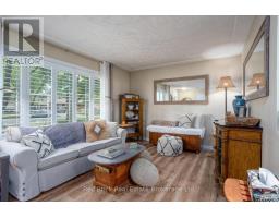 302 ROSS AVENUE - 7