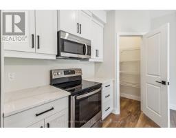 3 - 165 EGAN AVENUE E - 17