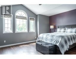 25 HYDE ROAD - 23