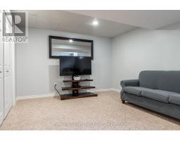25 HYDE ROAD - 32