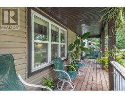 567 ELGIN STREET E - 3