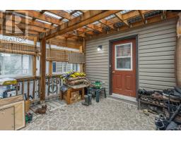 567 ELGIN STREET E - 36