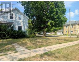 431 COOMBS STREET - 2