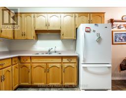 23 - 300 JOHN STREET S - 8