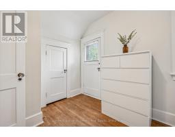 39 AGNES STREET - 38
