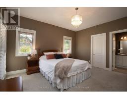 30 - 41 NORTH POINTE DRIVE - 15