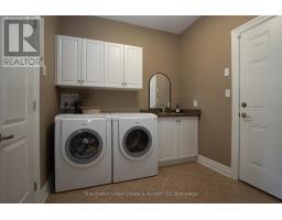 30 - 41 NORTH POINTE DRIVE - 23