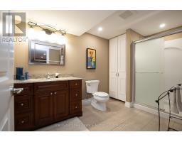 30 - 41 NORTH POINTE DRIVE - 32