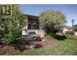 30 - 41 NORTH POINTE DRIVE - 35