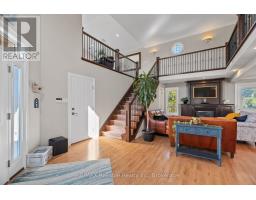 17 HARBOUR COURT - 12