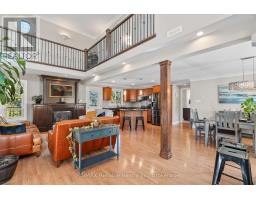 17 HARBOUR COURT - 15