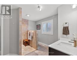 17 HARBOUR COURT - 22
