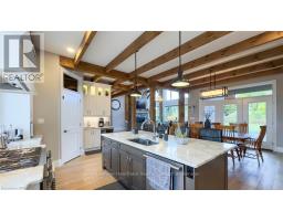 4640 LAKESHORE ROAD - 15