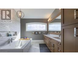 4640 LAKESHORE ROAD - 29