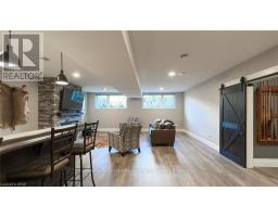 4640 LAKESHORE ROAD - 32