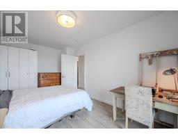 1611 - 181 KING STREET S - 15