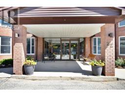 402 - 22 ST ANDREW STREET N - 1