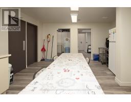 402 - 22 ST ANDREW STREET N - 24